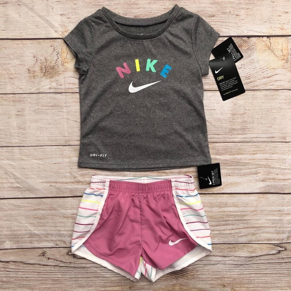 Nike Dri-Fit 2-piece set - NEW